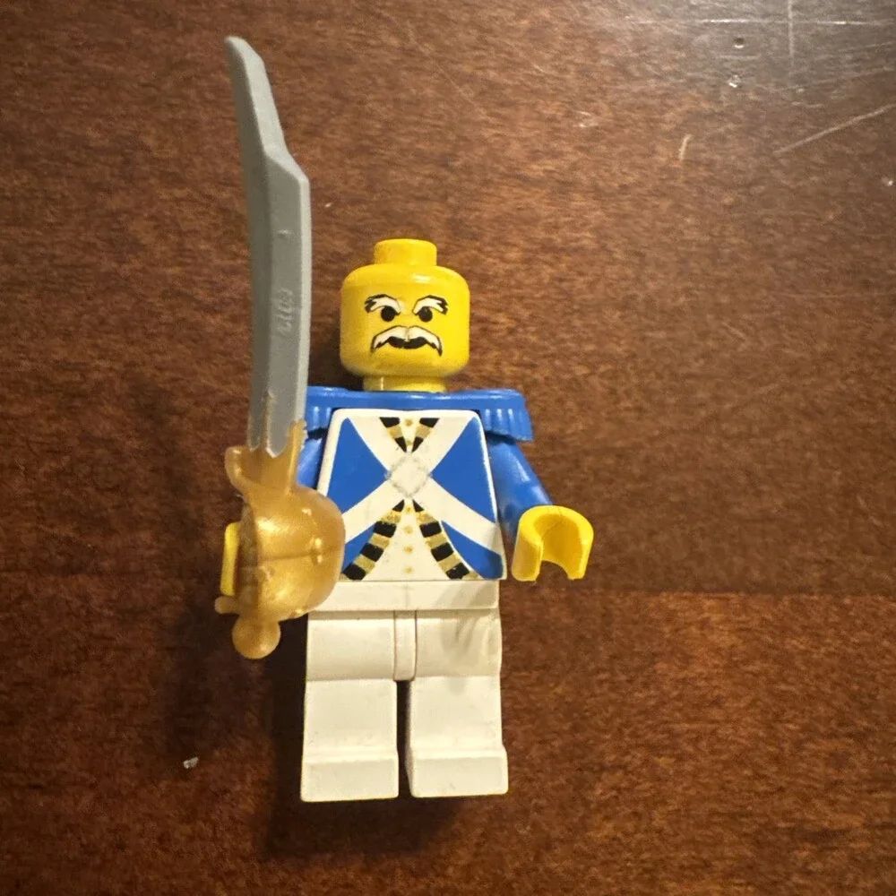 LEGO Pirates Minifigures Lot of 7 w/ Accessories Hats & Weapons